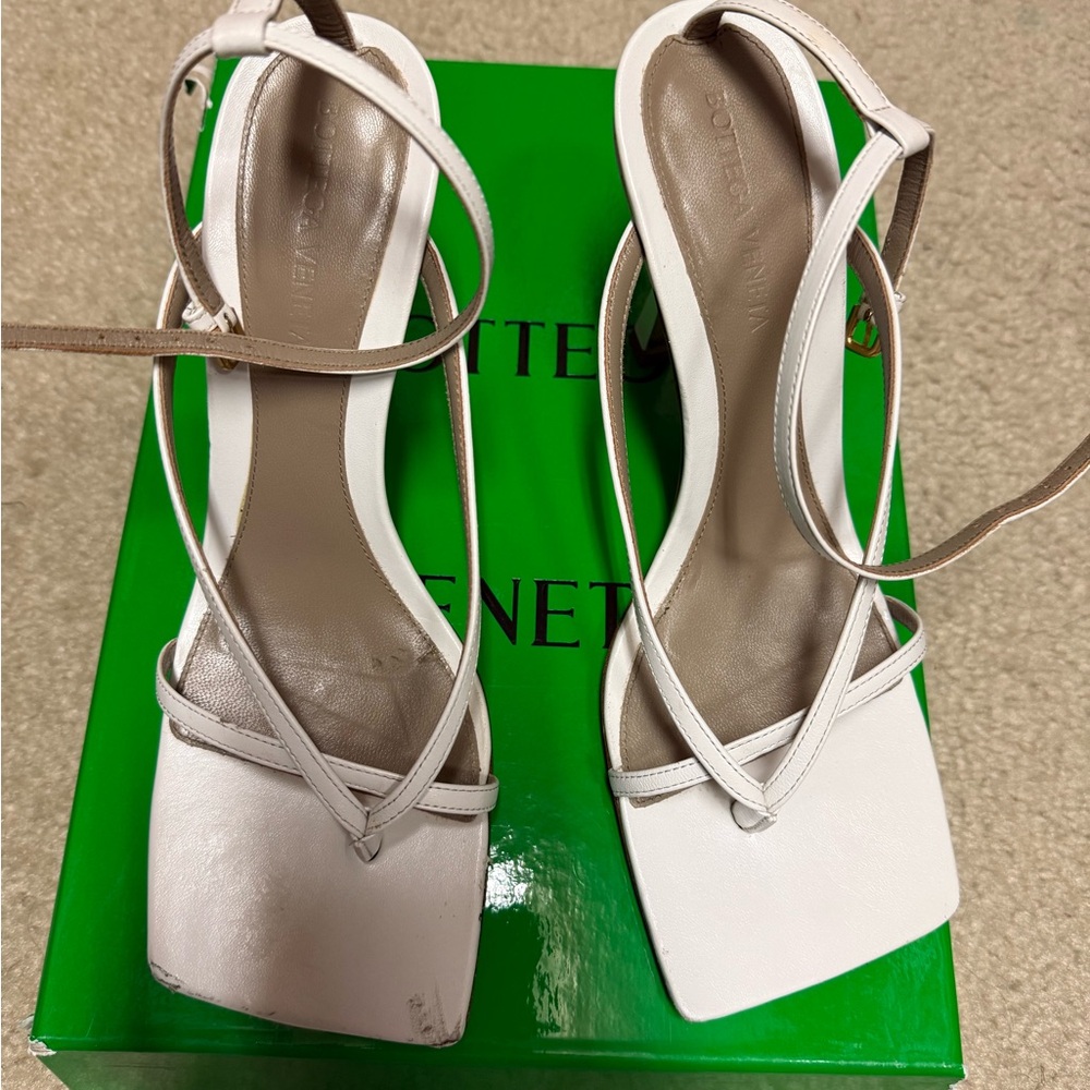 Bottega Veneta White Minimalist Sandals